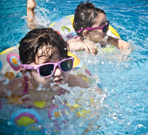 enfants piscine